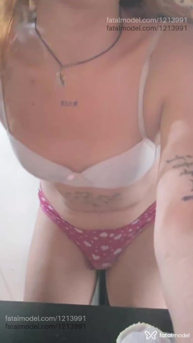 Acompanhante travesti ruiva (o) de olhos castanhos em Santa Cruz do Sul - Allana