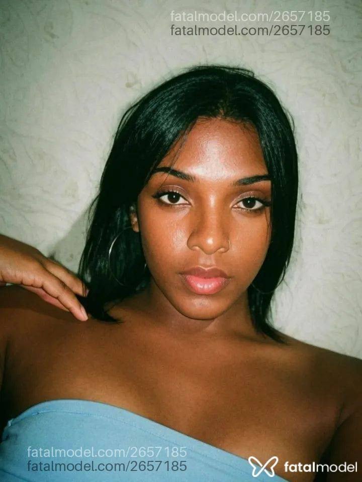 Acompanhante mulher trans com cabelo castanho de olhos castanhos em Piracicaba - Jheni