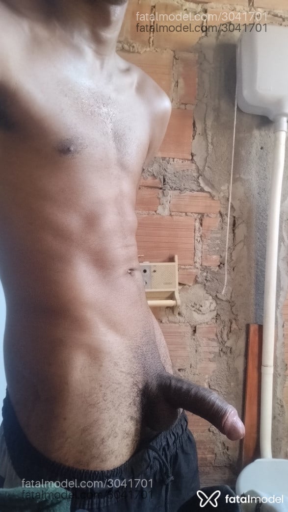 Acompanhante homem morena (o) de olhos castanhos - Miguel