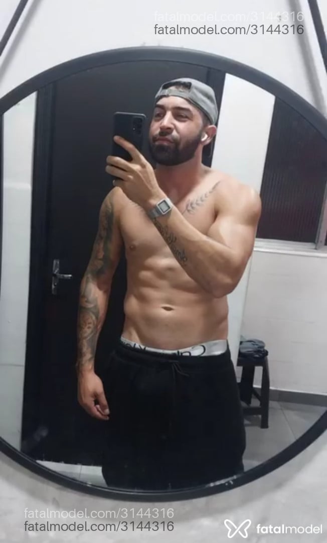 Acompanhante homem morena (o) de olhos castanhos em Santos - Matheus Henrique