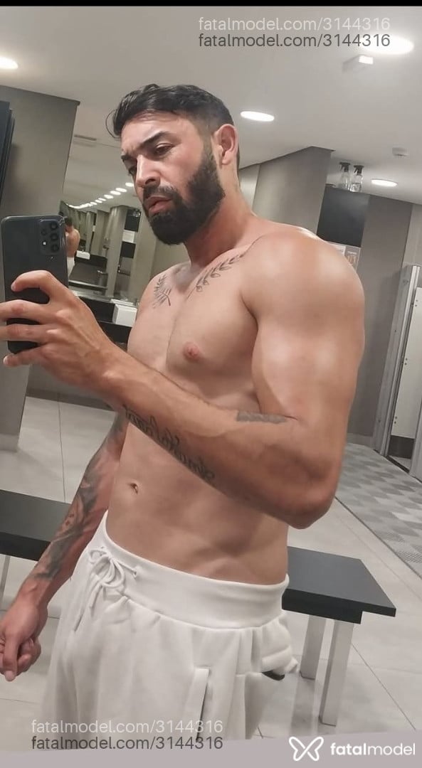 Acompanhante homem morena (o) de olhos castanhos em Santos - Matheus Henrique