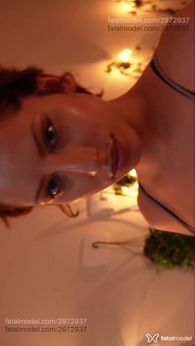 Acompanhante mulher ruiva (o) de olhos verdes em Rio de Janeiro - Akasha