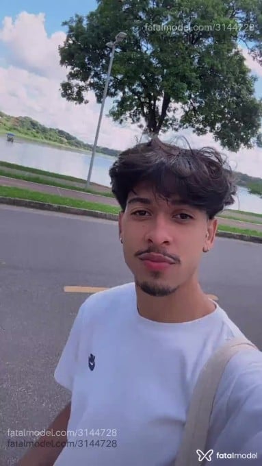 Acompanhante homem morena (o) de olhos castanhos em São Paulo - Henrique