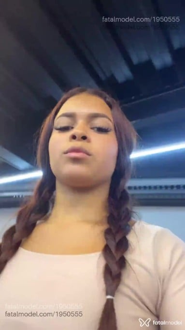 Acompanhante mulher ruiva (o) de olhos castanhos - Eusamy Acompanhante mulher ruiva (o) de olhos castanhos - Eusamy