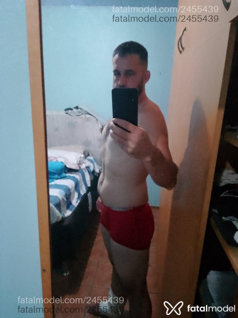 Acompanhante homem morena (o) de olhos castanhos em Canoinhas Acompanhante homem morena (o) de olhos castanhos em Canoinhas - Bryan