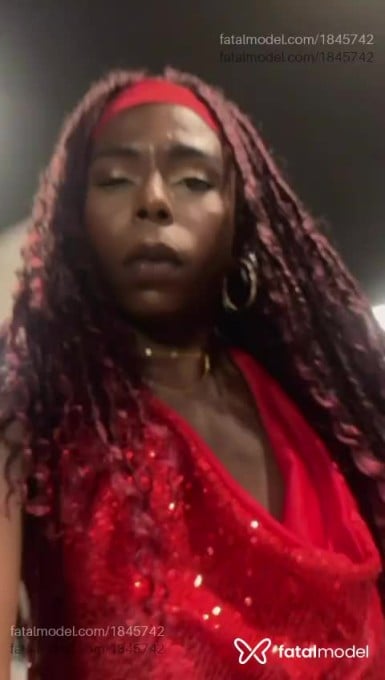 Acompanhante mulher trans loira (o) de olhos castanhos em Niterói - Manuella