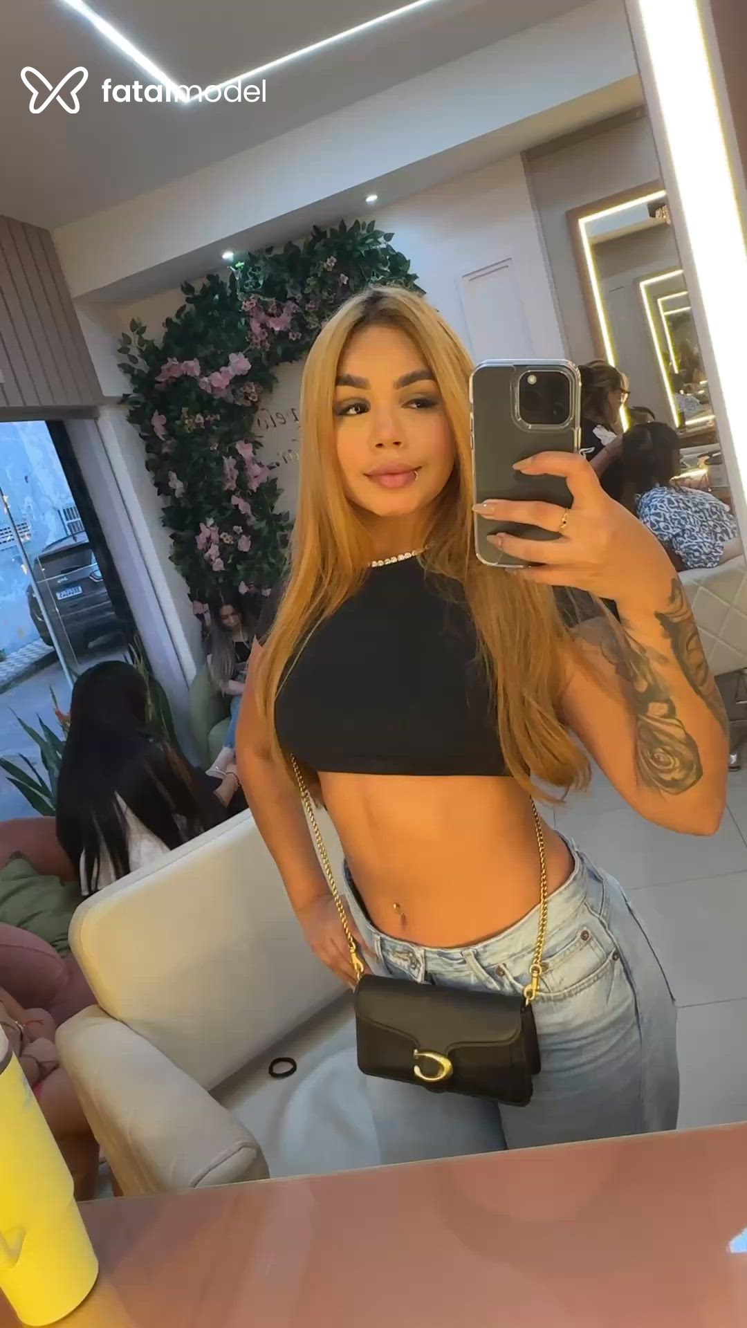 Acompanhante mulher morena (o) de olhos castanhos em Cuiabá Acompanhante mulher morena (o) de olhos castanhos em Cuiabá - Angel