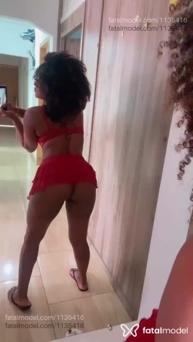 Acompanhante mulher com cabelo castanho de olhos castanhos em Jaraguá do Sul - Amora