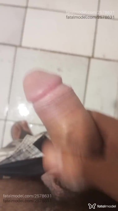 Acompanhante homem morena (o) de olhos castanhos em Uberaba - Rogério