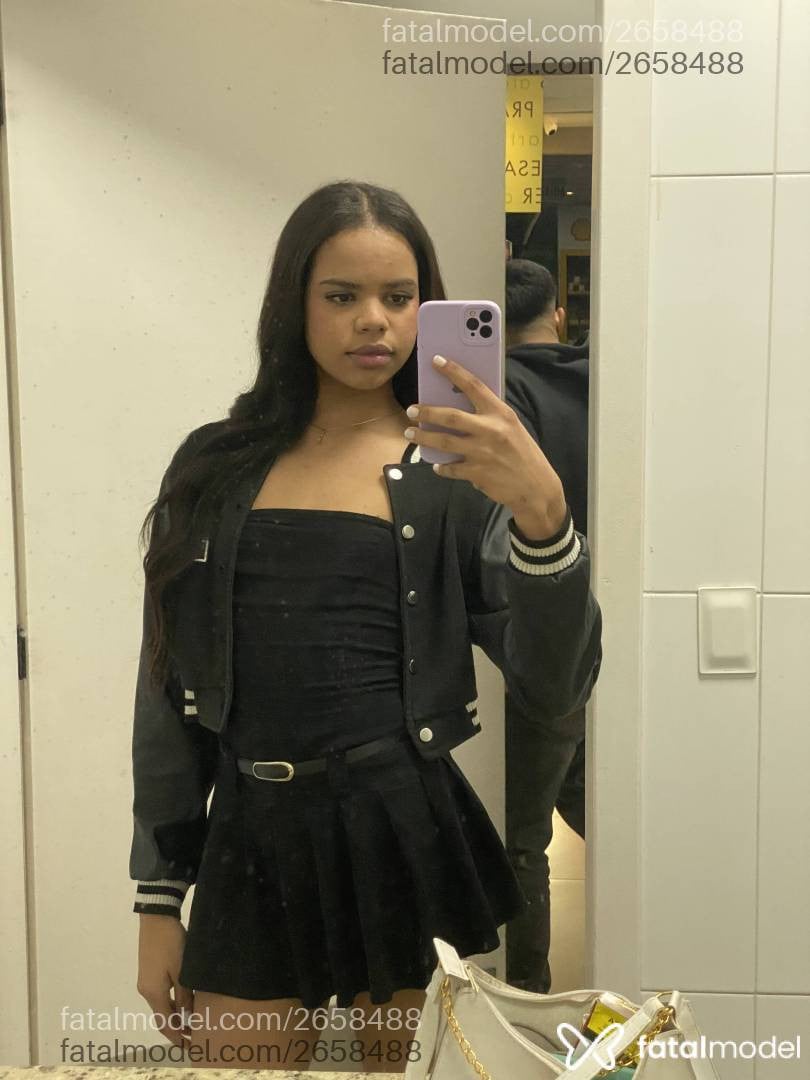 Acompanhante mulher trans morena (o) de olhos castanhos - Maya Vitório