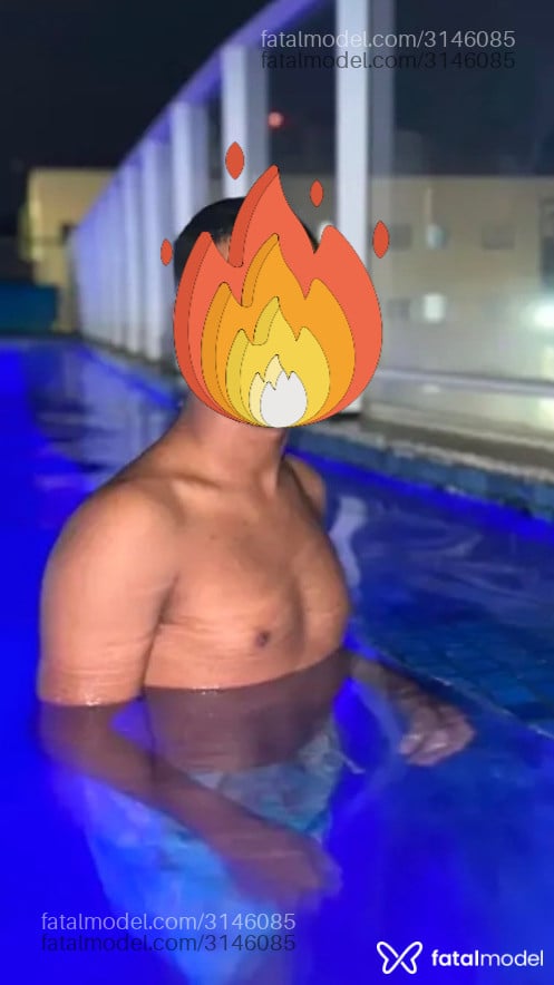 Acompanhante homem sem cabelo de olhos pretos - Lehmos Acompanhante homem sem cabelo de olhos pretos - Lehmos