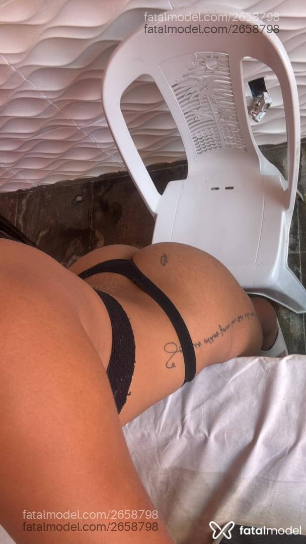 Acompanhante mulher morena (o) de olhos pretos - Sophie