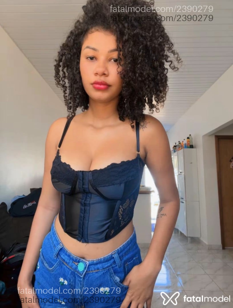 Acompanhante mulher morena (o) de olhos castanhos em Pontes e Lacerda Acompanhante mulher morena (o) de olhos castanhos em Pontes e Lacerda - Jessica