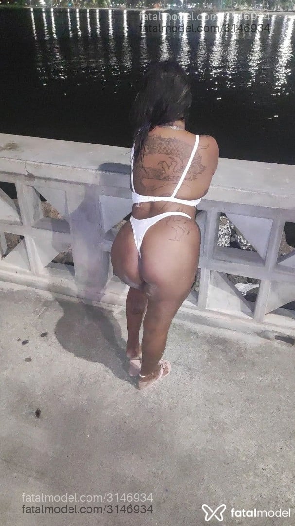 Acompanhante mulher com cabelo castanho de olhos castanhos em Praia Grande - Paula