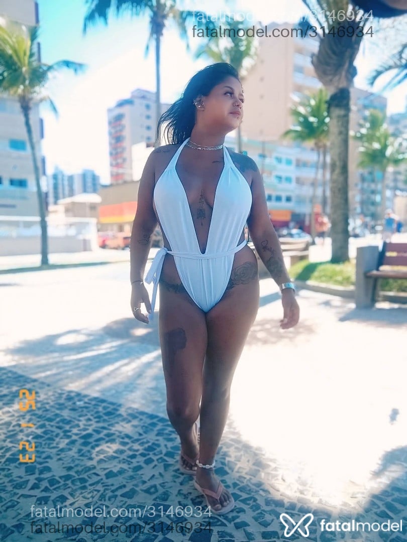 Acompanhante mulher com cabelo castanho de olhos castanhos em Praia Grande - Paula