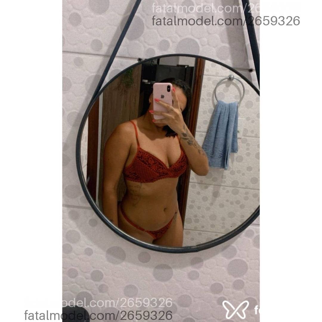 Acompanhante mulher com cabelo castanho de olhos castanhos em Catalão - Manuzinha