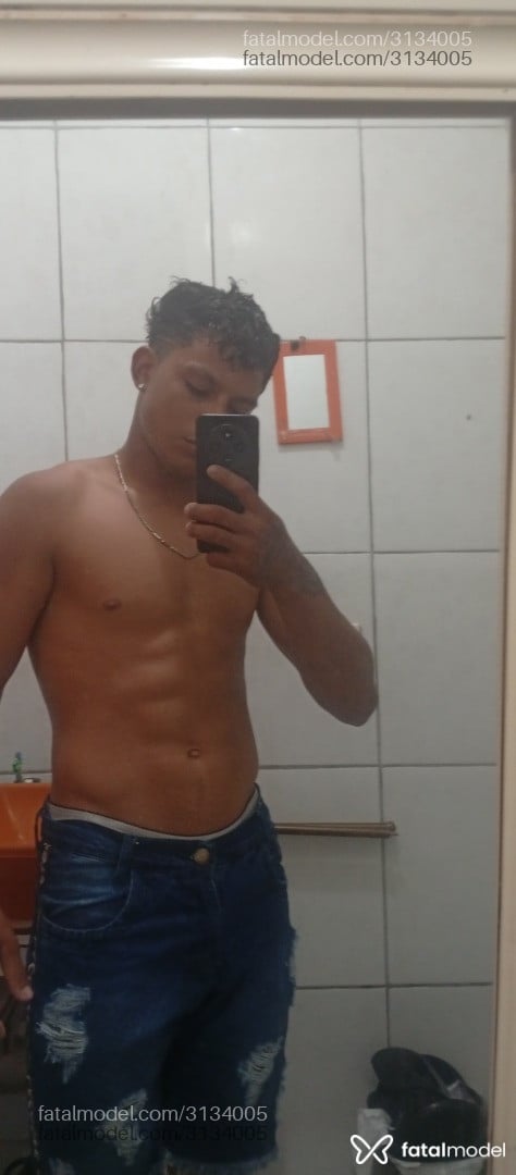 Acompanhante homem morena (o) de olhos pretos em Goiânia - Gustavo