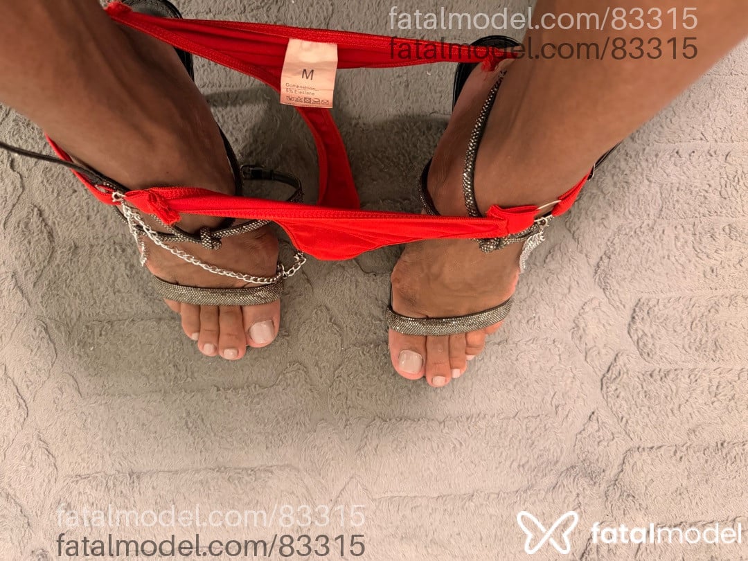 Acompanhante travesti morena (o) de olhos castanhos - Negra