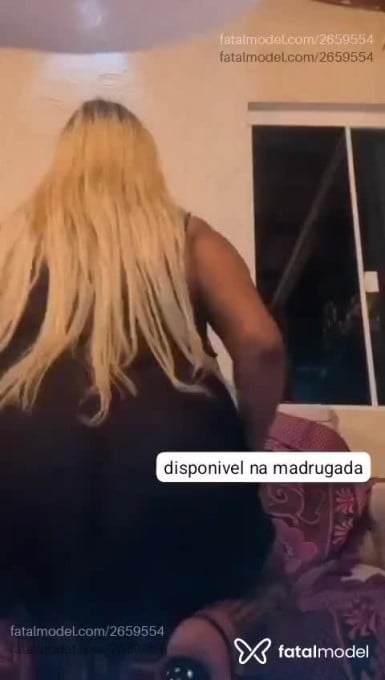 Acompanhante mulher loira (o) de olhos castanhos em Concórdia - Lara Novaes