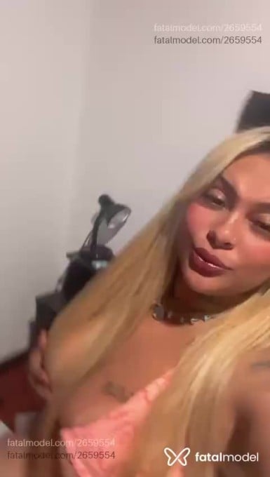 Acompanhante mulher loira (o) de olhos castanhos em Penha Acompanhante mulher loira (o) de olhos castanhos em Penha - Lara Novaes