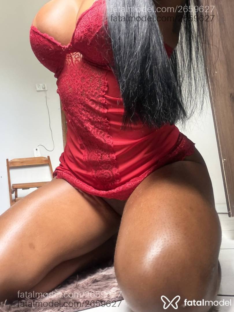 Acompanhante mulher morena (o) de olhos castanhos em Itabira - Pocah