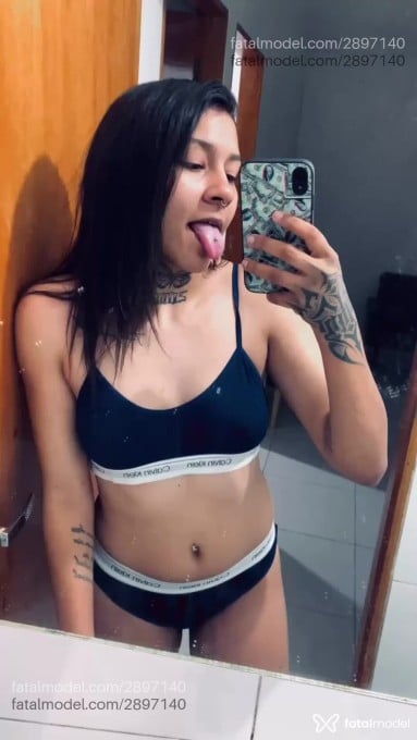Acompanhante mulher com cabelo castanho de olhos castanhos em Avaré Acompanhante mulher com cabelo castanho de olhos castanhos em Avaré - Larissa