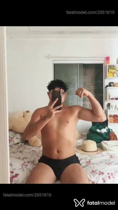 Acompanhante homem morena (o) de olhos castanhos em Balneário Camboriú Acompanhante homem morena (o) de olhos castanhos em Balneário Camboriú - Erivelton Souza