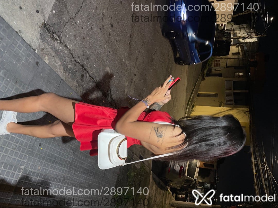Acompanhante mulher com cabelo castanho de olhos castanhos em Avaré Acompanhante mulher com cabelo castanho de olhos castanhos em Avaré - Larissa