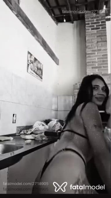Acompanhante mulher morena (o) de olhos pretos em Vitória - Morena