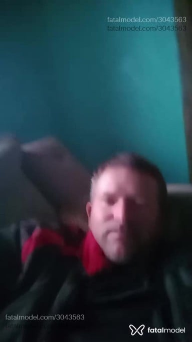 Acompanhante homem com cabelo castanho de olhos verdes - Evaldir Acompanhante homem com cabelo castanho de olhos verdes - Evaldir