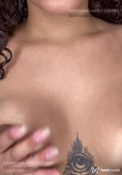 Acompanhante mulher com cabelo castanho de olhos verdes em Porto Alegre - Angel