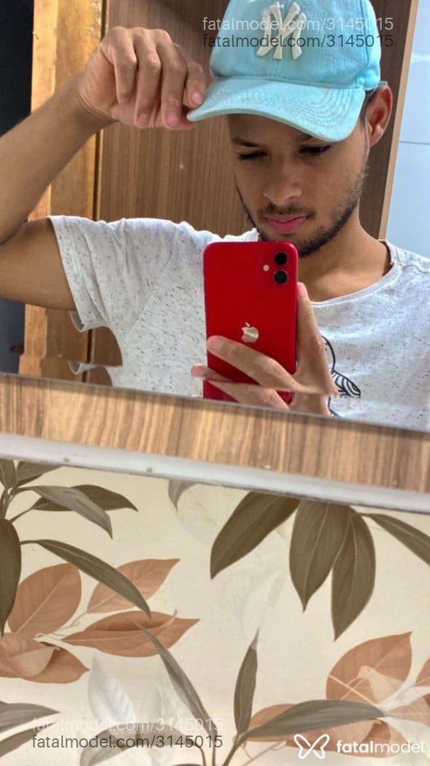 Acompanhante homem morena (o) de olhos castanhos - Felipe
