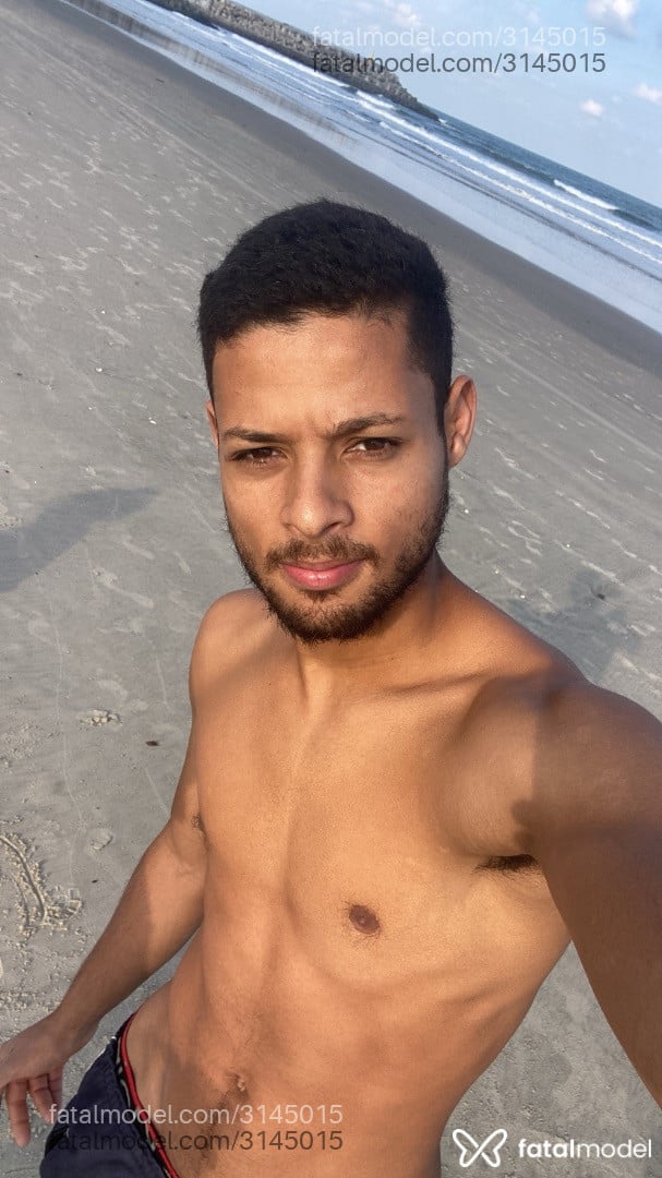 Acompanhante homem morena (o) de olhos castanhos - Felipe