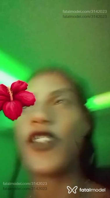 Acompanhante mulher com cabelo castanho de olhos castanhos em Ilha Comprida Acompanhante mulher com cabelo castanho de olhos castanhos em Ilha Comprida - Vitória Brigadeiro