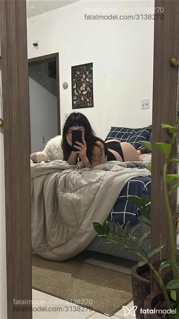 Acompanhante mulher morena (o) de olhos castanhos em Virtual - Nathme