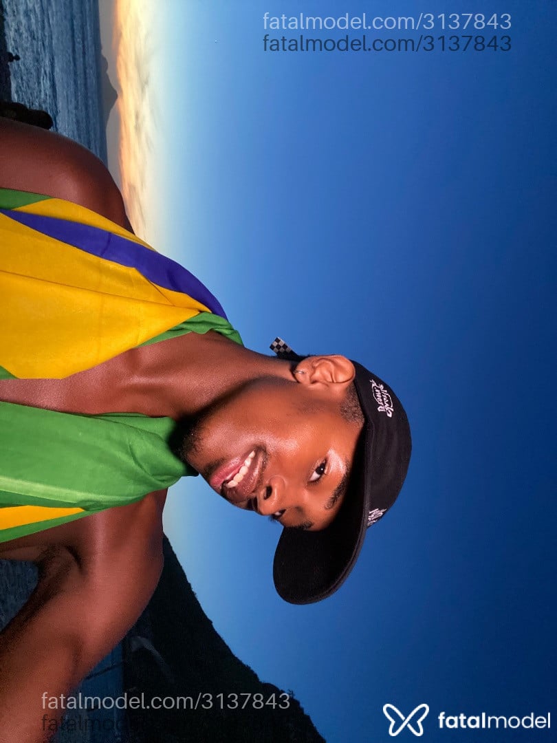 Acompanhante homem morena (o) de olhos pretos em Rio de Janeiro Acompanhante homem morena (o) de olhos pretos em Rio de Janeiro - Gabriel