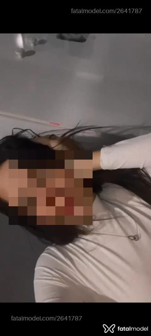 Acompanhante mulher com cabelo castanho de olhos castanhos em Virtual - Hellen Fontenelle