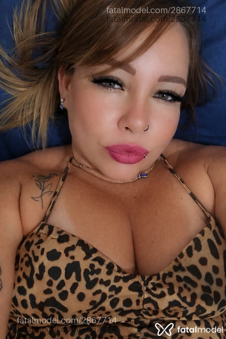 Acompanhante mulher loira (o) de olhos castanhos em Niquelândia - Dany