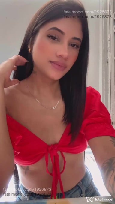 Acompanhante mulher com cabelo castanho de olhos castanhos em Oliveira - Scarlett Prado