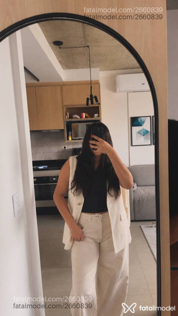 Acompanhante mulher morena (o) de olhos castanhos - Luiza Luder