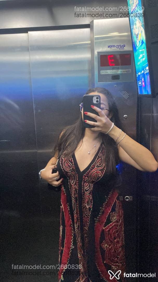 Acompanhante mulher morena (o) de olhos castanhos - Luiza Luder