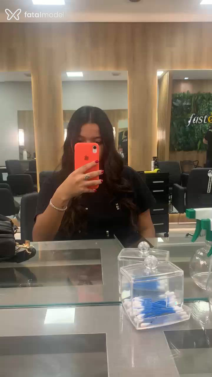Acompanhante mulher morena (o) de olhos castanhos em São Paulo Acompanhante mulher morena (o) de olhos castanhos em São Paulo - Luiza Luder