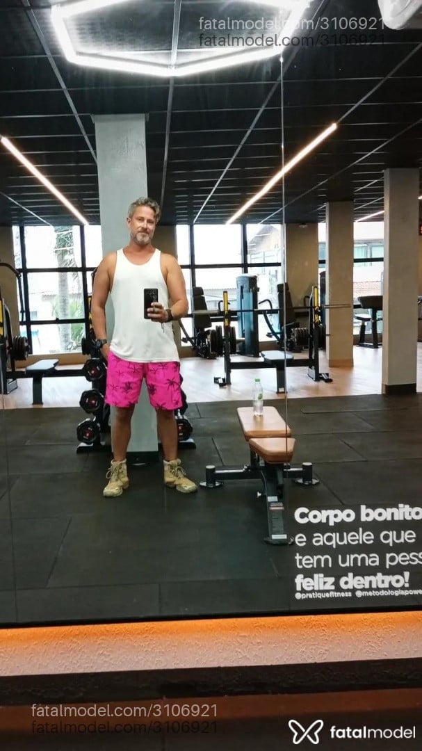 Acompanhante homem loira (o) de olhos verdes em Florianópolis - Mesko
