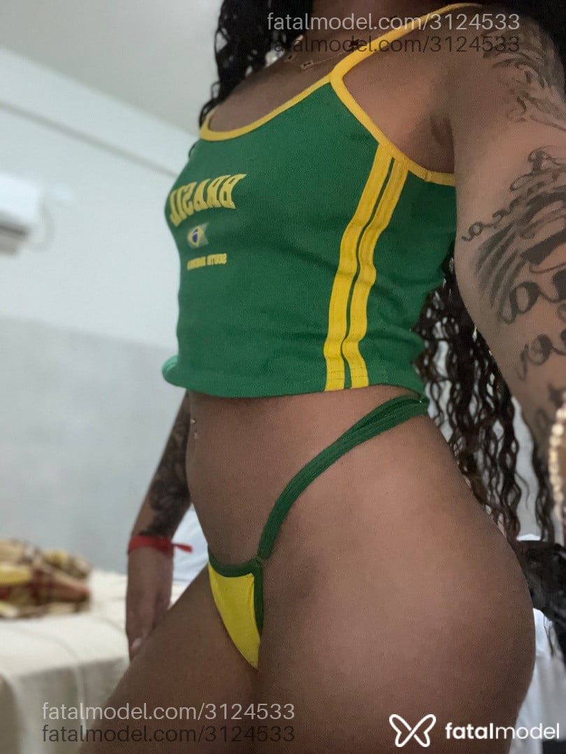 Acompanhante mulher morena (o) de olhos castanhos em Pontes e Lacerda Acompanhante mulher morena (o) de olhos castanhos em Pontes e Lacerda - Cacheado