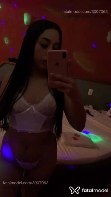 Acompanhante mulher morena (o) de olhos mel em Londrina - Vih Santoy