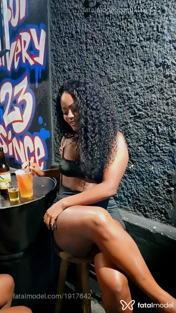 Acompanhante mulher morena (o) de olhos pretos em Capelinha - Taty