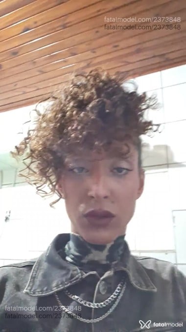 Acompanhante mulher trans com cabelo castanho de olhos castanhos em Catalão - Bruuh