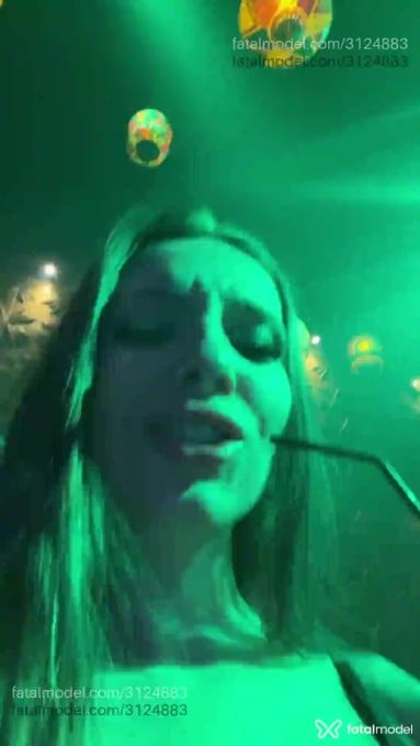 Acompanhante mulher loira (o) de olhos castanhos em Virtual - Lezinha