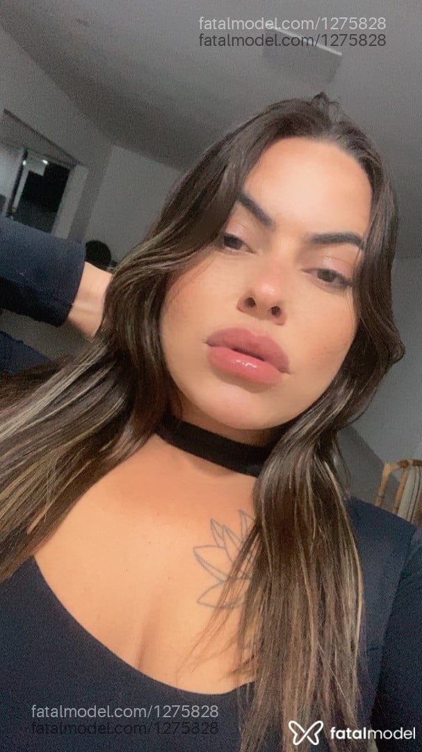 Acompanhante mulher loira (o) de olhos castanhos em São Sebastião - Jhully bahianinha