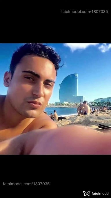 Acompanhante homem com cabelo castanho de olhos castanhos - Miguel Acompanhante homem com cabelo castanho de olhos castanhos - Miguel